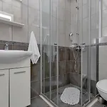 Luce Макарска