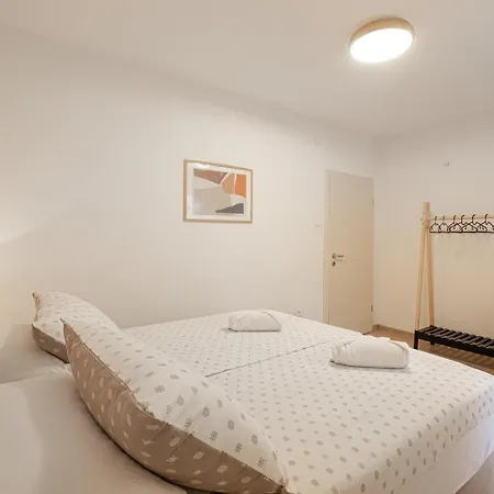 Luce דירה מאקרסקה