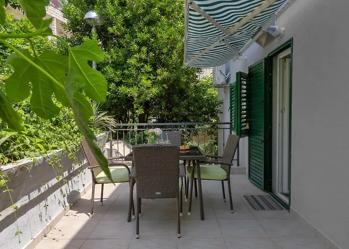 Luce شقة ماكارسكا