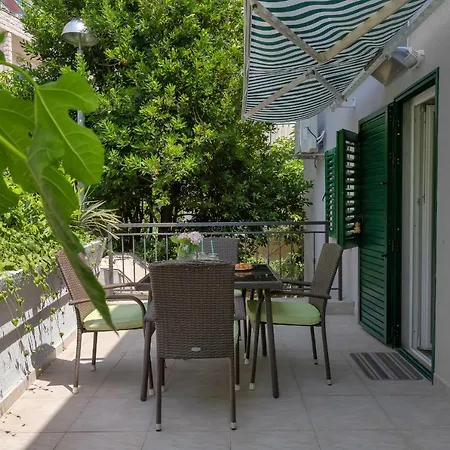 Luce Lägenhet Makarska